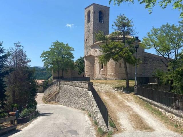 Villa in vendita a Valfornace MC