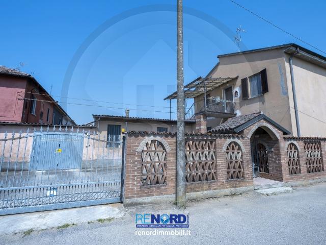 VILLA in VENDITA a VALLE SALIMBENE di 6 vani