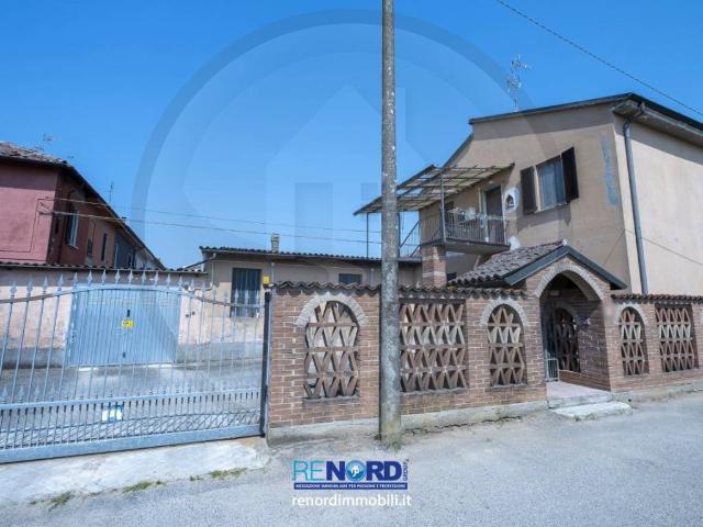 Villa in vendita a Valle Salimbene PV