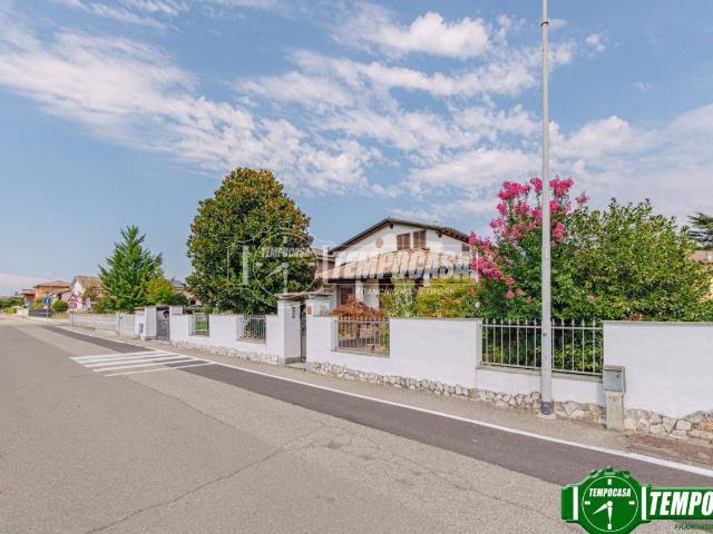 Villa in vendita a Valle Salimbene PV