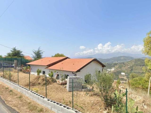 Villa in vendita a Vallebona IM
