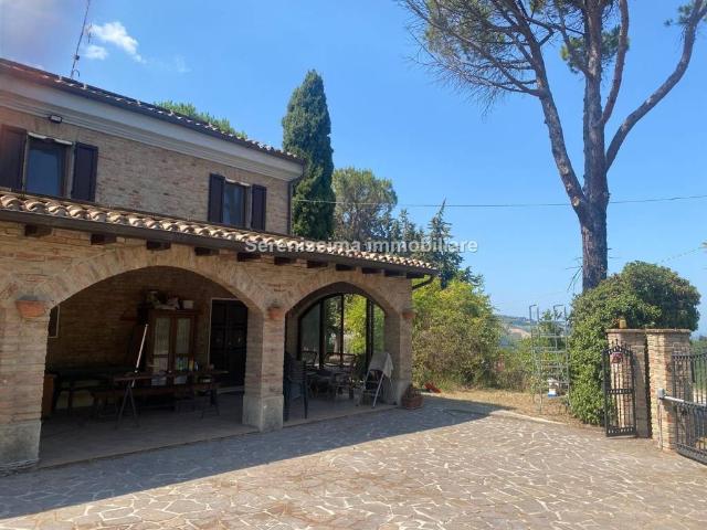 Villa in vendita a Vallefoglia PU