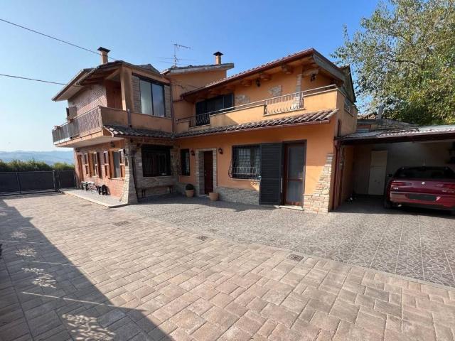 Villa in vendita a Vallefoglia PU