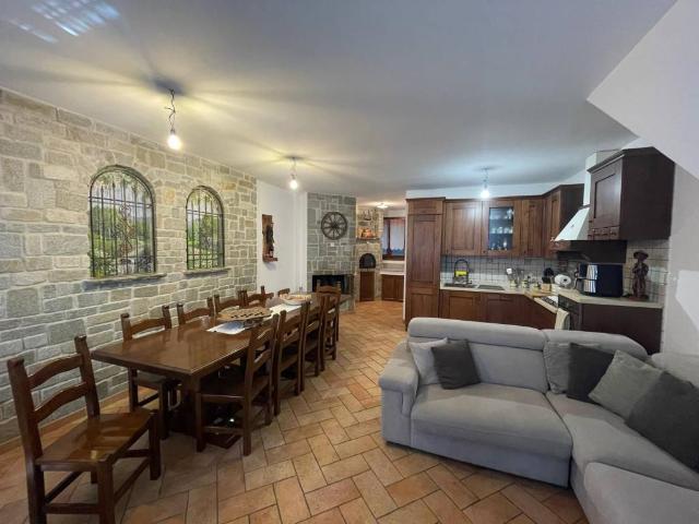 Villa in vendita a Valmadrera LC