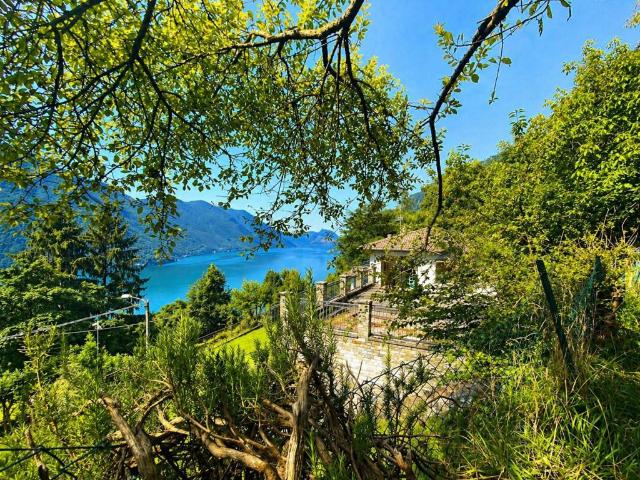 Villa in vendita a Valsolda CO