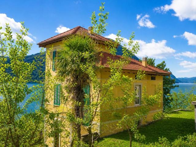 Villa in vendita a Valsolda CO