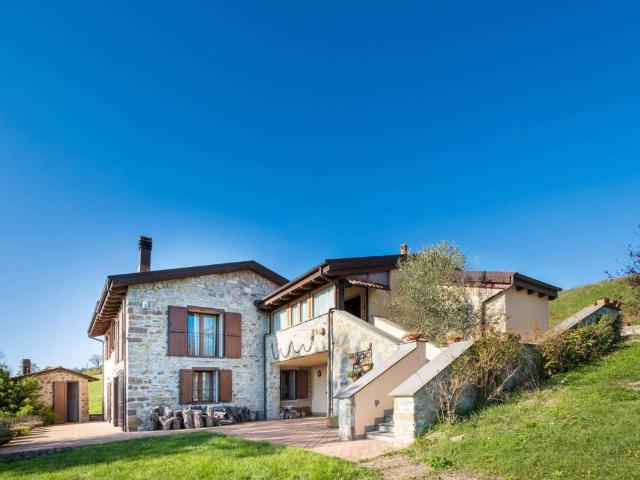 Villa in vendita a Valsamoggia BO