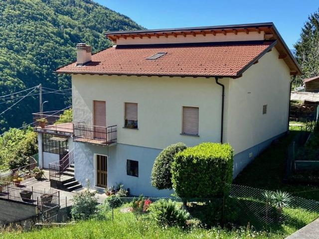 Villa in vendita a Valvarrone LC
