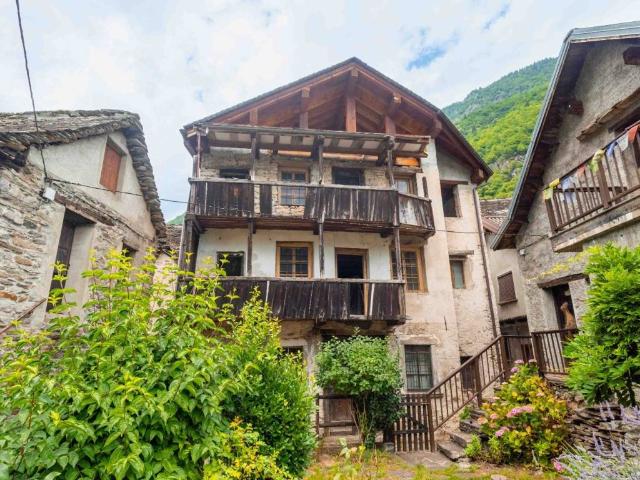 Villa in vendita a Vanzone con San Carlo VB