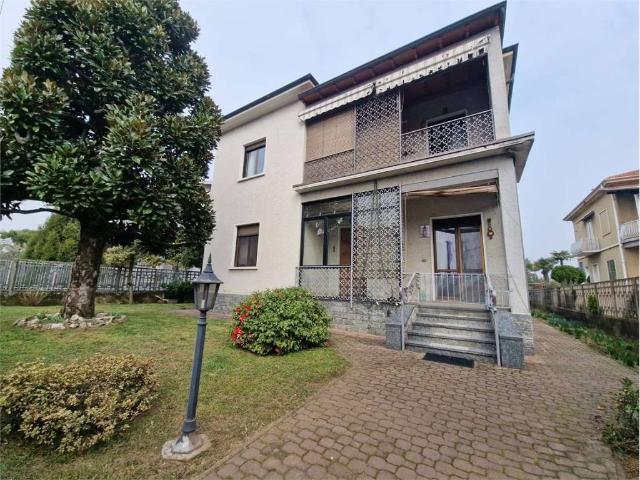 Villa in vendita a Vanzaghello MI