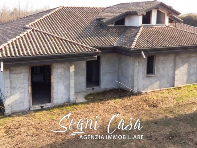 Villa in vendita a Vaprio d'Agogna NO