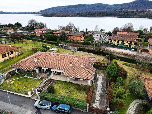 Villa in vendita a Varano Borghi VA