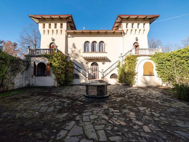 Villa in vendita a Varano de' Melegari PR