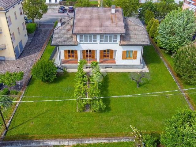 Villa in vendita a Varano de' Melegari PR