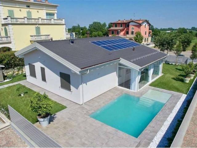 Villa in vendita a Varallo Pombia NO