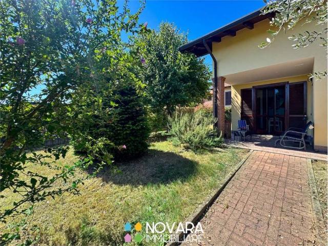 Villa in vendita a Varallo Pombia NO