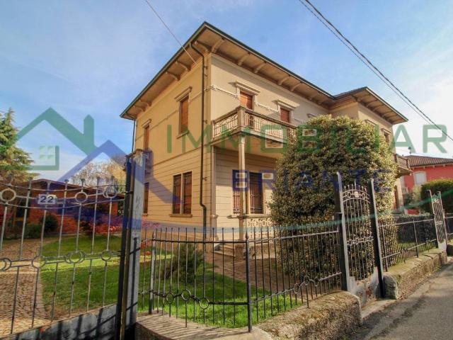 Villa in vendita a Varallo Pombia NO