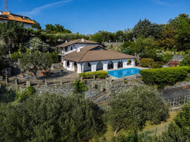 Villa in vendita a Varazze 435m² Varazze