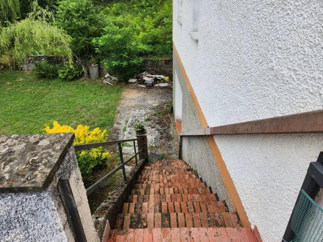 Villa in vendita a Varese Ligure SP