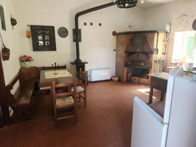 Villa in vendita a Varese Ligure SP
