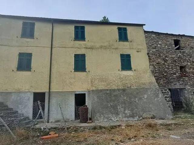 Villa in vendita a Varese Ligure SP