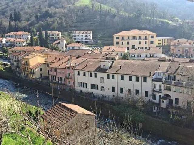 Villa in vendita a Varese Ligure SP