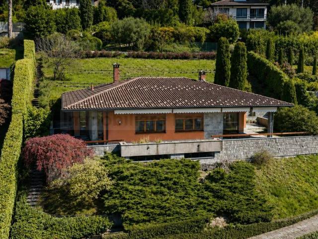 Villa in vendita a Varese VA