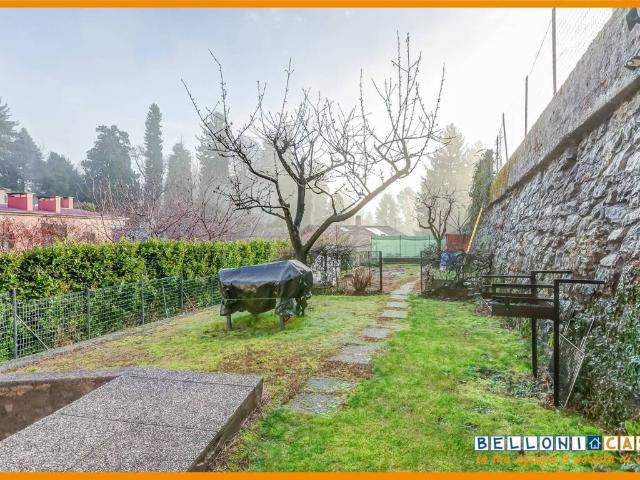 Villa in vendita a Varese VA