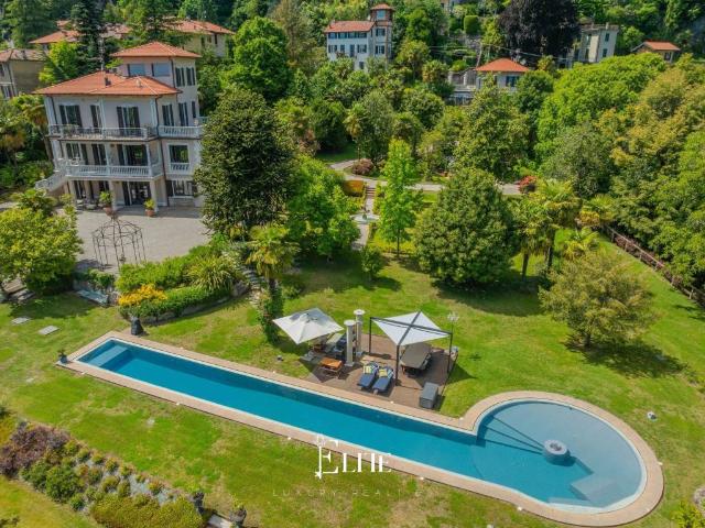 Villa in vendita a Varese VA