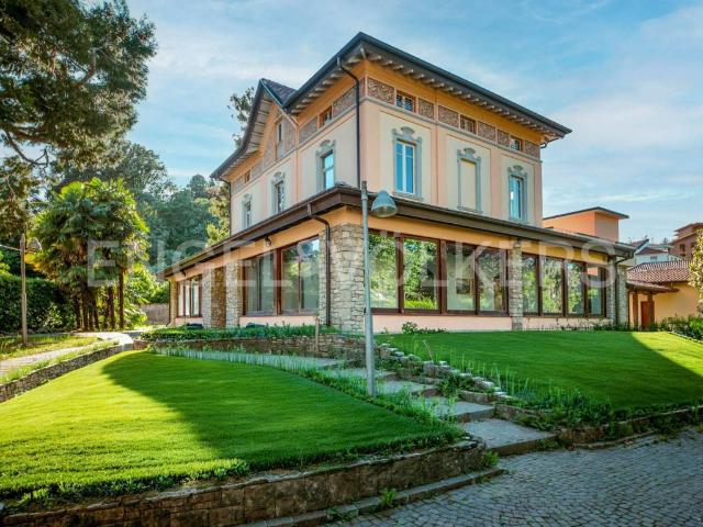 Villa in vendita a Varese VA