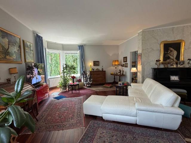 Villa in vendita a Varese VA