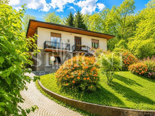 Villa in vendita a Varese VA
