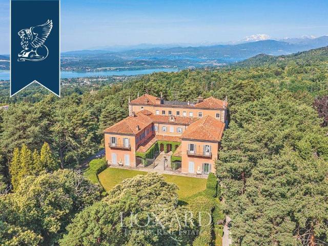 Villa in vendita a Varese VA