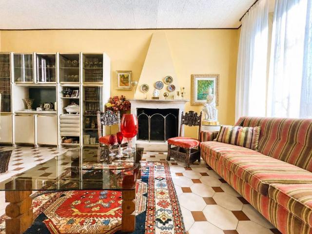 Villa in vendita a Varese VA