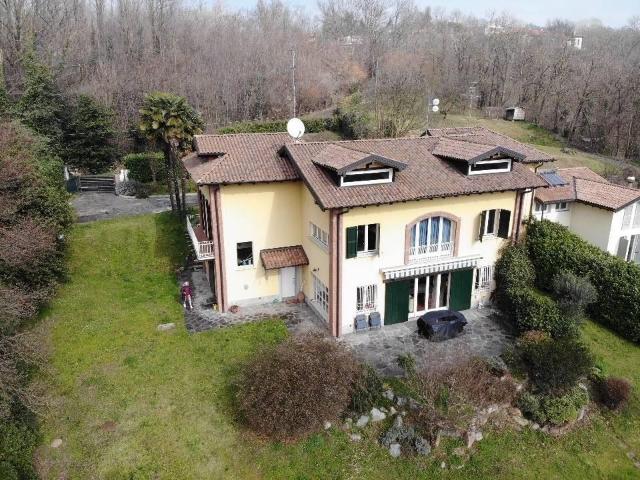 Villa unifamiliare in vendita a Varese