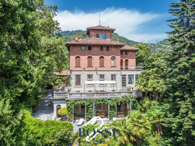 Villa in vendita a Varese