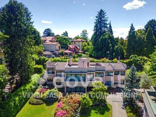 Villa in vendita a Varese