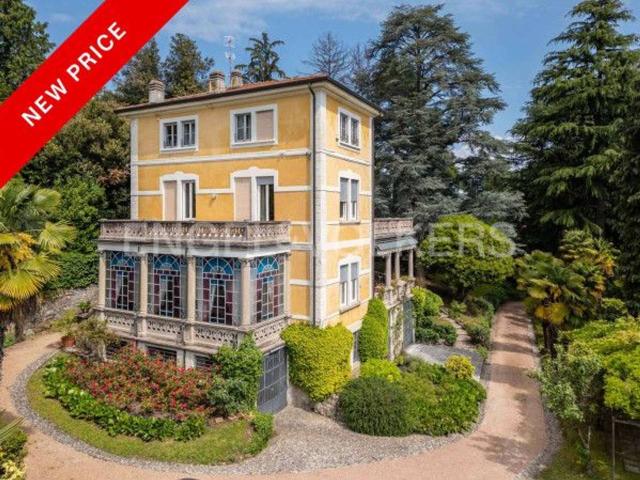 Villa in vendita a Varese
