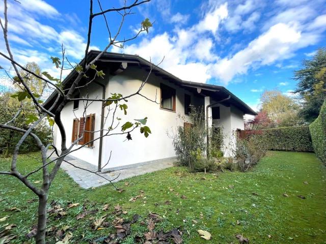 Villa in vendita a Varese