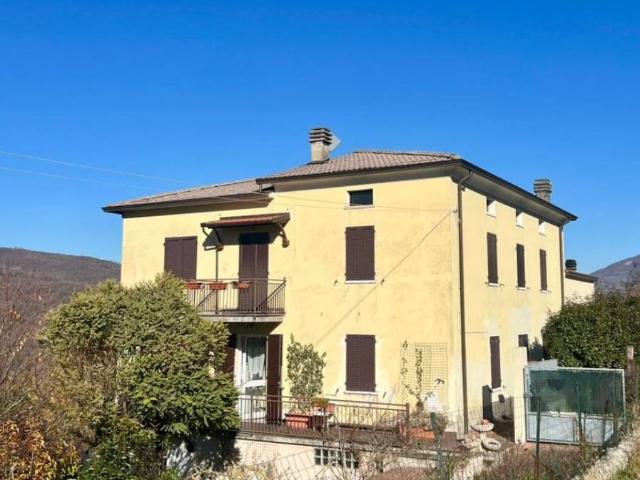 Villa in vendita a Varsi PR