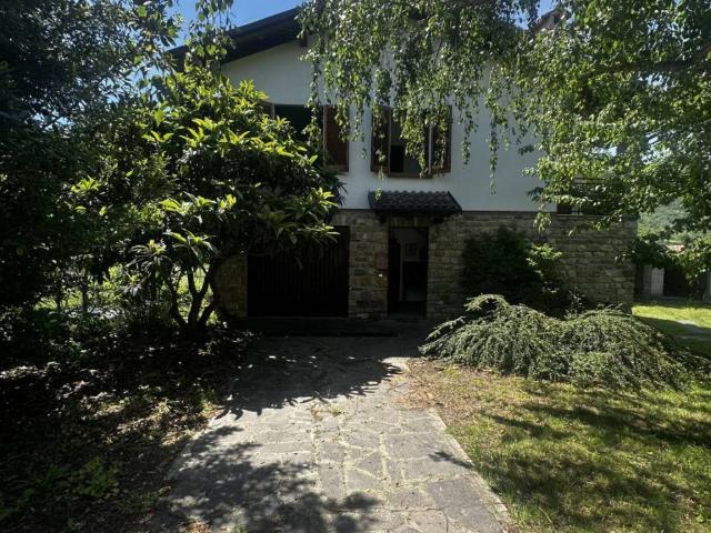 Villa in vendita a Varzi PV