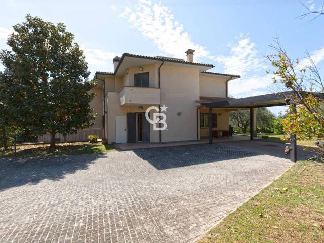 Villa in vendita a Vetralla VT
