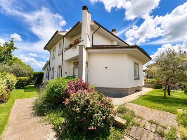 Villa in vendita a Vetralla VT