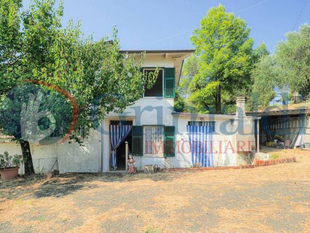 Casa indipendente in vendita a Vezzano Ligure SP
