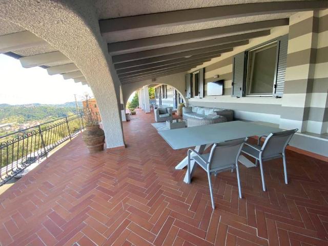 Villa in vendita a Vezzano Ligure SP
