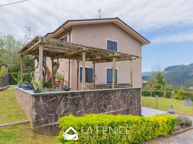 Villa in vendita a Vezzano Ligure SP