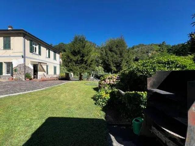 Villa in vendita a Vezzano Ligure SP