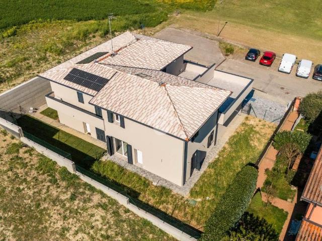 Villa in vendita a Vezzano sul Crostolo RE