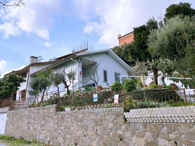 Villa in vendita a Vezzi Portio SV
