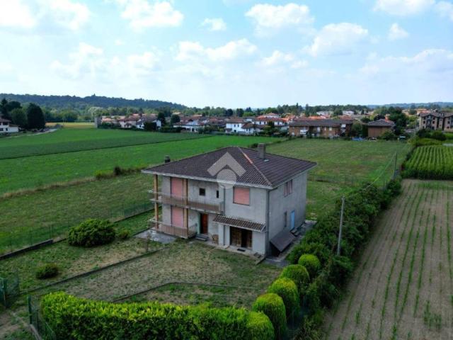 Villa in vendita a Vedano Olona VA